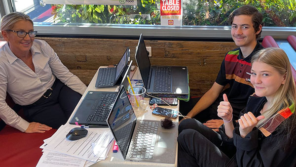 Certificate III in Retail Traineeship - QLD